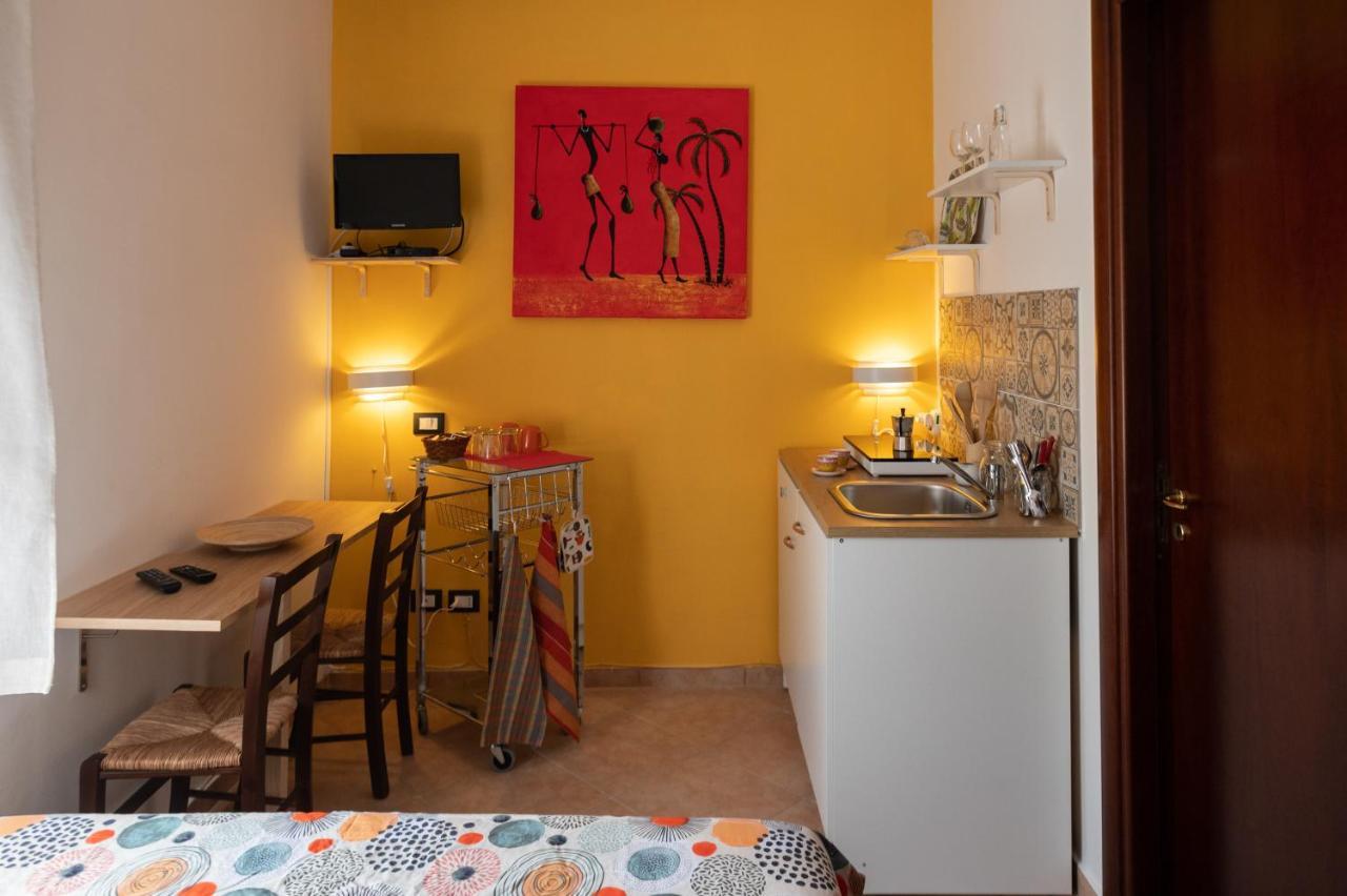 Antico Casale - Camere Con Angolo Cottura อากรอโปลี ภายนอก รูปภาพ