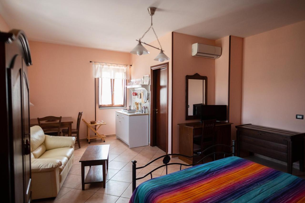 Antico Casale - Camere Con Angolo Cottura อากรอโปลี ภายนอก รูปภาพ